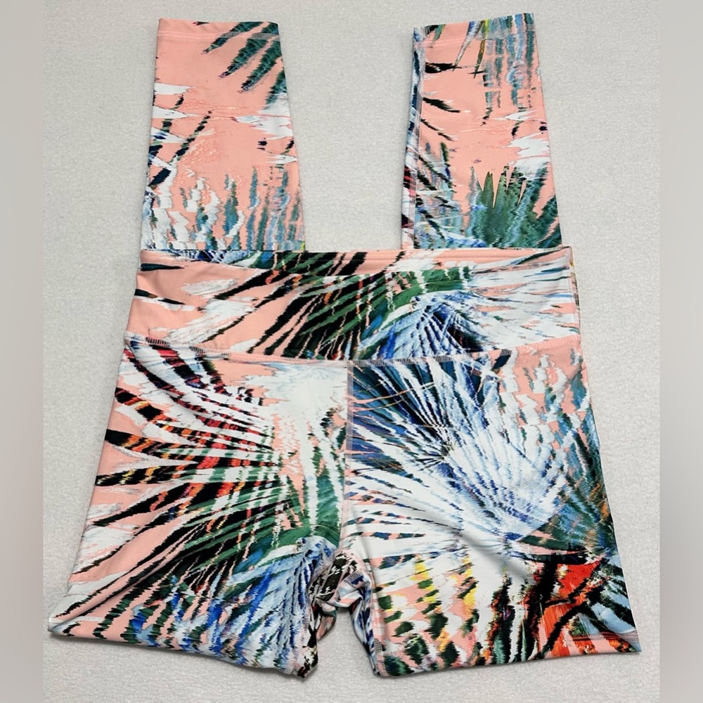 Fabletics Define PowerHold High-Waisted 7/8 Leggings 
Size: medium - Picture 3 of 5